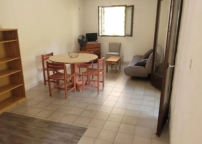 Appartement Location De Santa-Maria-Poggio (Corsica)